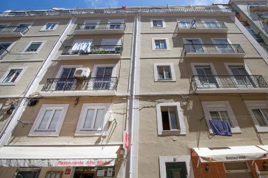 Santa Marta Cozy Apt W/ Ac Lisbon Bagian luar foto